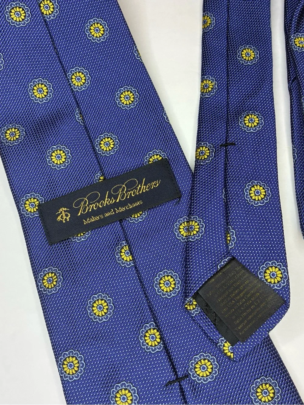 Brooks Brothers Makers Merchants Silk Tie Purple Yellow Geometric Medallion 3.5”
